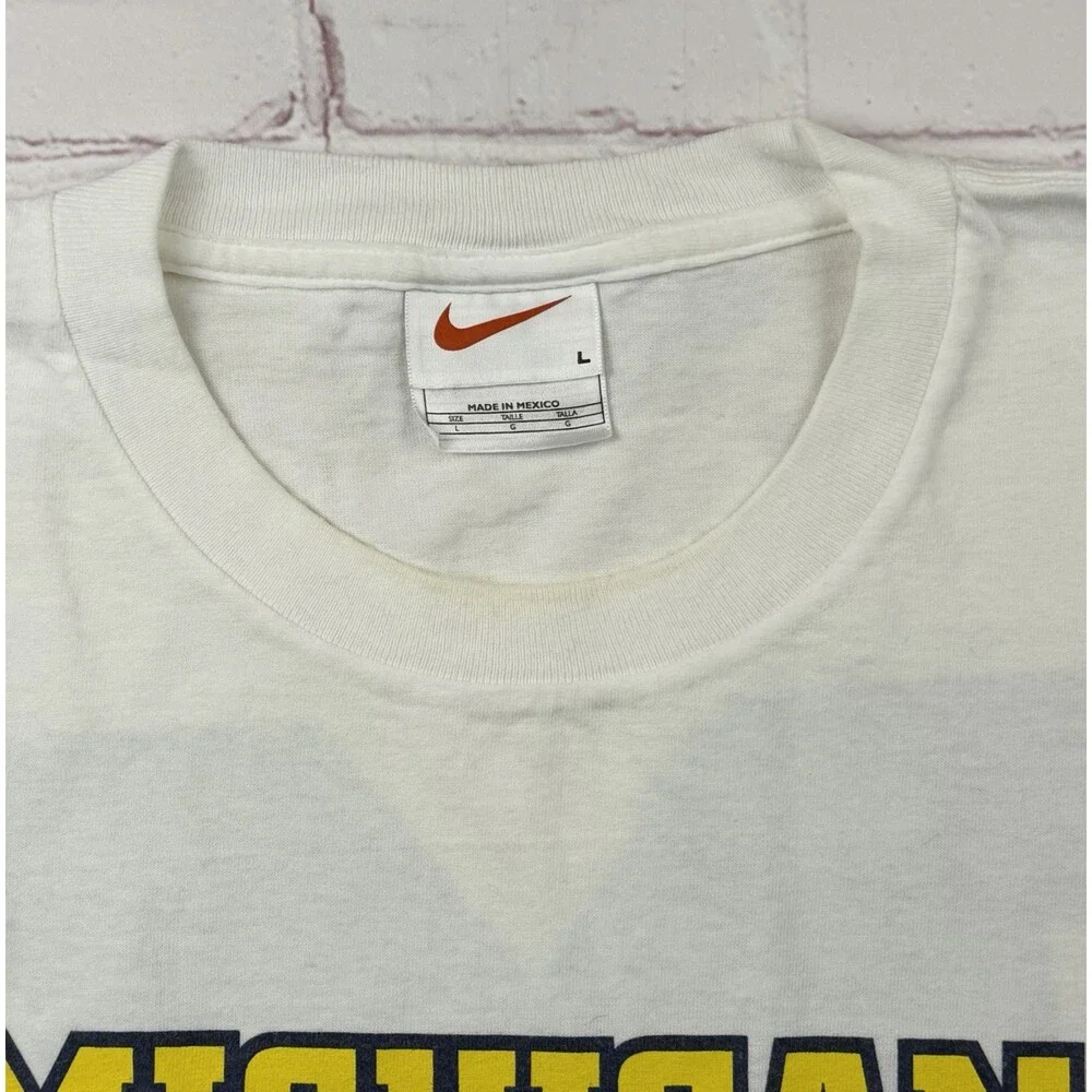 Vintage Nike University Michigan Wolverines Football T Shirt Vtg Swoosh Sport LG